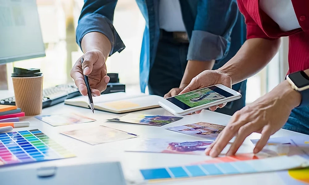 How do user experience agencies for fintech shape onboarding for financial products?